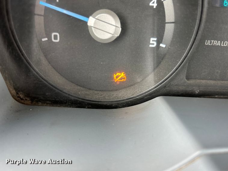 image for item EG0836 2012 Ford F750 Super Duty  flatbed truck