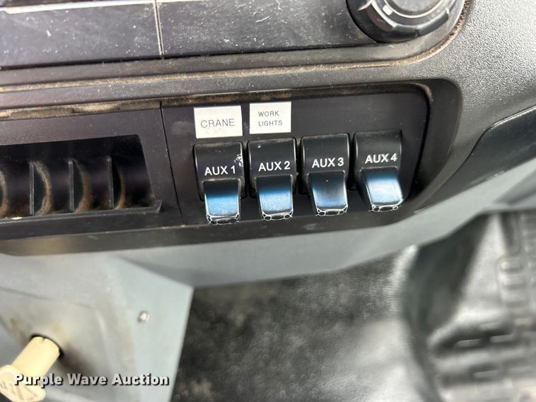 image for item EG0836 2012 Ford F750 Super Duty  flatbed truck