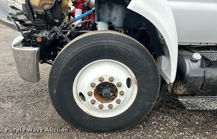 image for item EG0836 2012 Ford F750 Super Duty  flatbed truck