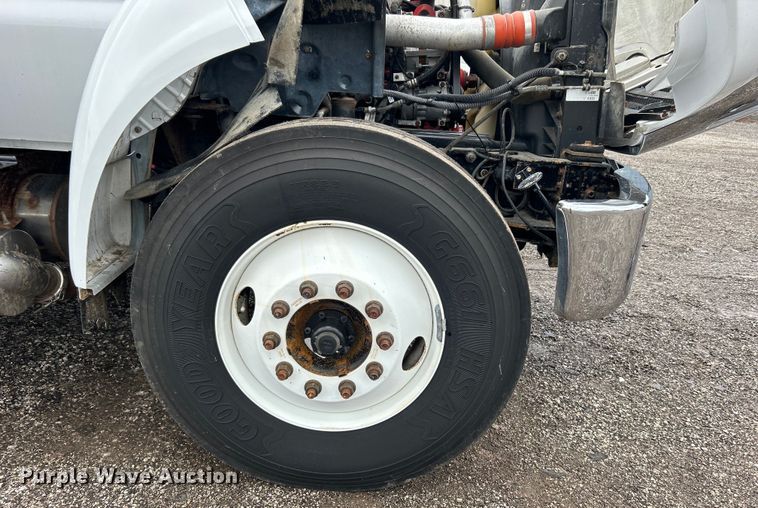 image for item EG0836 2012 Ford F750 Super Duty  flatbed truck