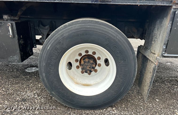 image for item EG0836 2012 Ford F750 Super Duty  flatbed truck