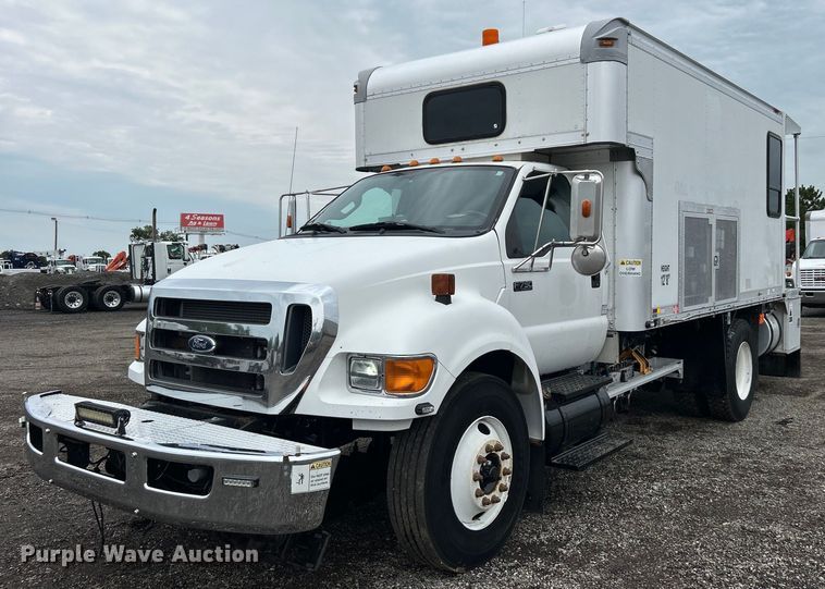 image for item EG0840 2011 Ford F750 Super Duty  railroad inspection truck