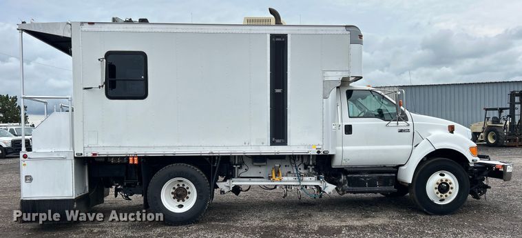 image for item EG0840 2011 Ford F750 Super Duty  railroad inspection truck