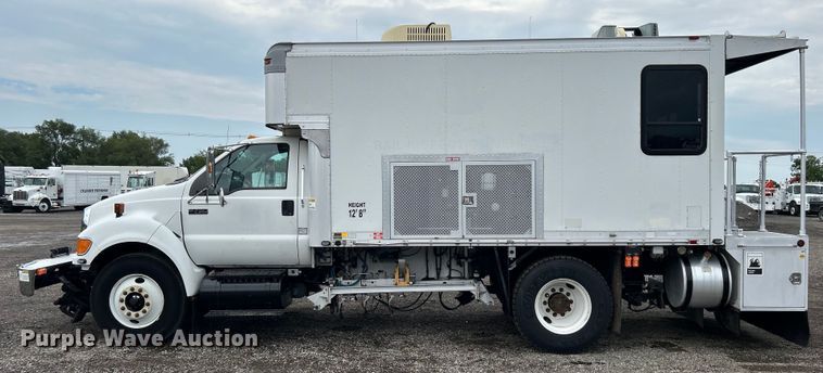 image for item EG0840 2011 Ford F750 Super Duty  railroad inspection truck