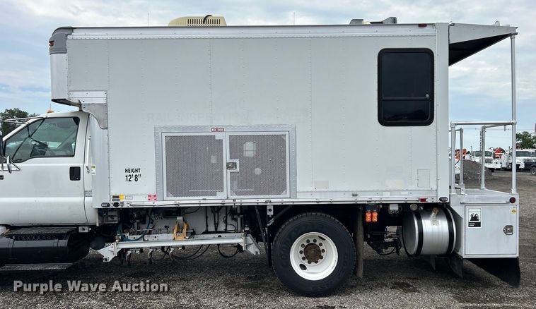 image for item EG0840 2011 Ford F750 Super Duty  railroad inspection truck