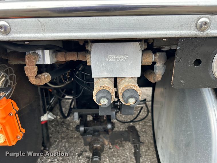 image for item EG0840 2011 Ford F750 Super Duty  railroad inspection truck