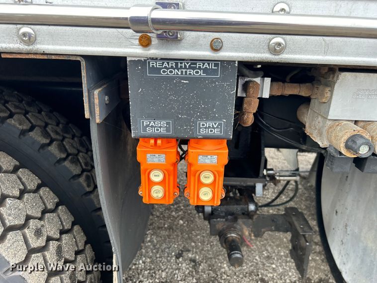 image for item EG0840 2011 Ford F750 Super Duty  railroad inspection truck