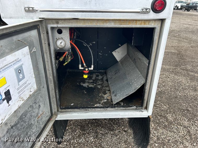 image for item EG0840 2011 Ford F750 Super Duty  railroad inspection truck