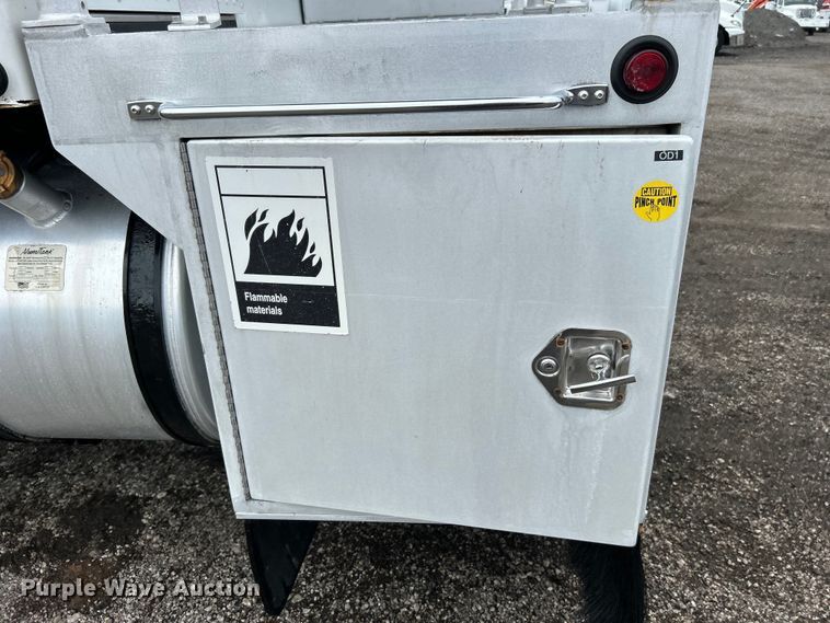 image for item EG0840 2011 Ford F750 Super Duty  railroad inspection truck