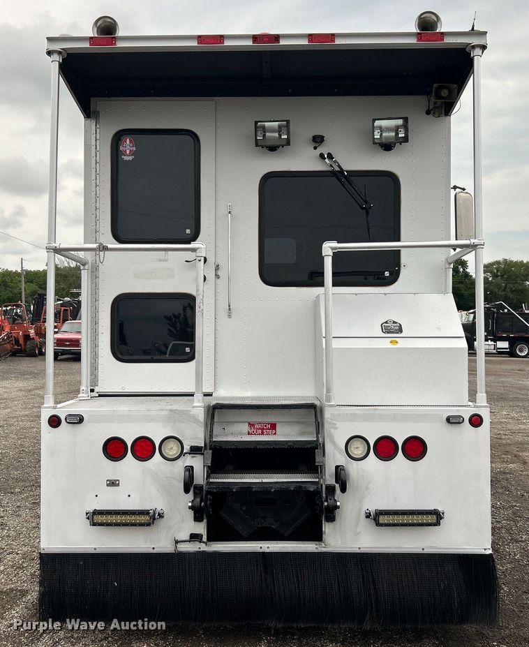 image for item EG0840 2011 Ford F750 Super Duty  railroad inspection truck