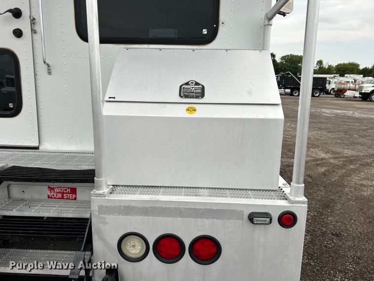 image for item EG0840 2011 Ford F750 Super Duty  railroad inspection truck