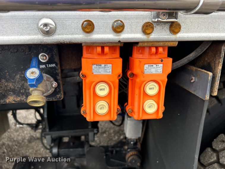 image for item EG0840 2011 Ford F750 Super Duty  railroad inspection truck