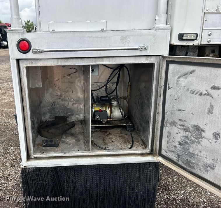 image for item EG0840 2011 Ford F750 Super Duty  railroad inspection truck