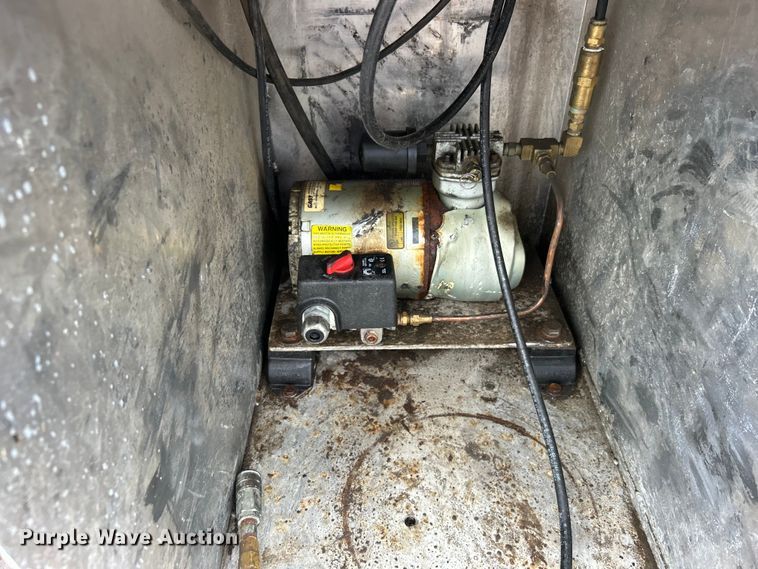 image for item EG0840 2011 Ford F750 Super Duty  railroad inspection truck