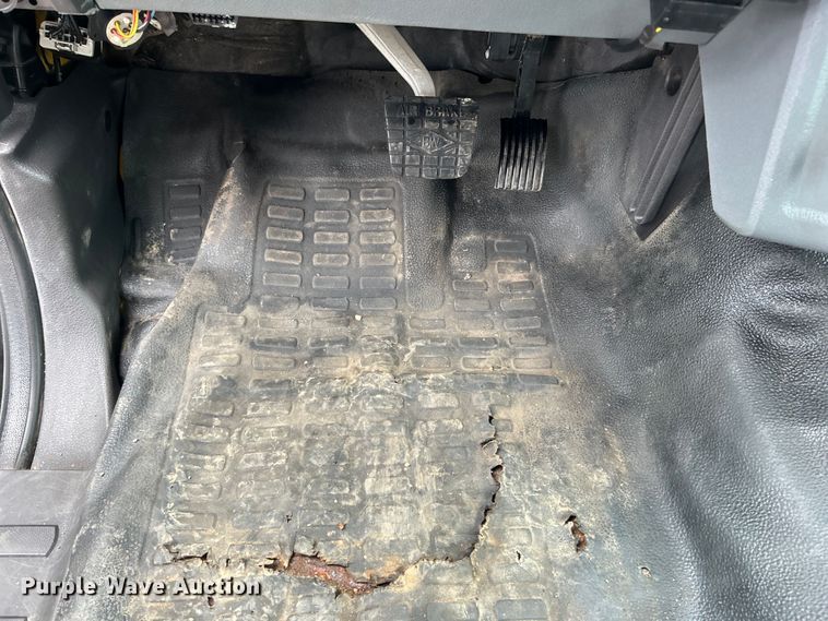 image for item EG0840 2011 Ford F750 Super Duty  railroad inspection truck