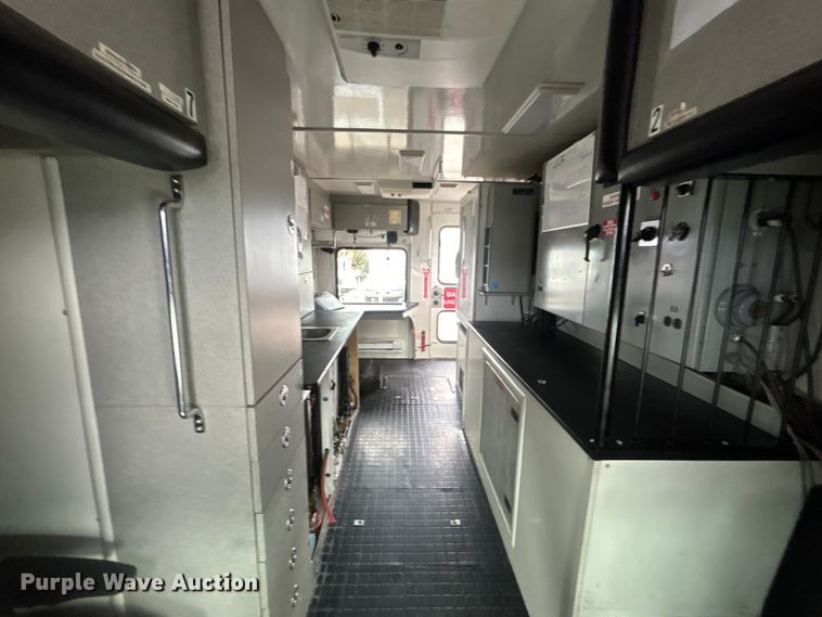 image for item EG0840 2011 Ford F750 Super Duty  railroad inspection truck