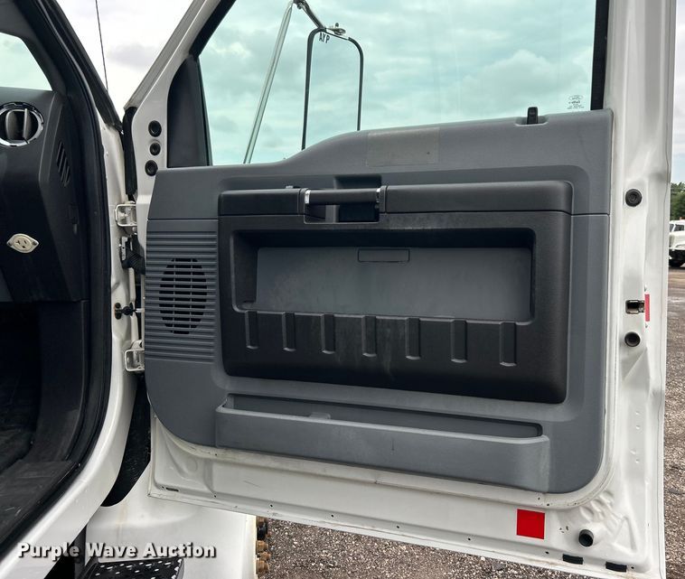 image for item EG0840 2011 Ford F750 Super Duty  railroad inspection truck