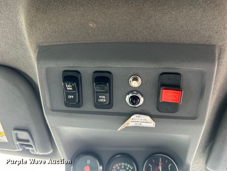 image for item EG0840 2011 Ford F750 Super Duty  railroad inspection truck