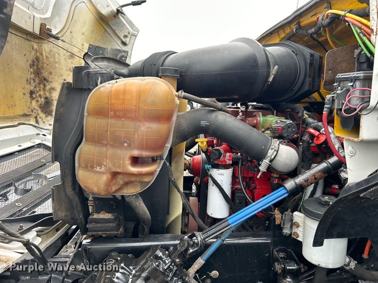 image for item EG0840 2011 Ford F750 Super Duty  railroad inspection truck