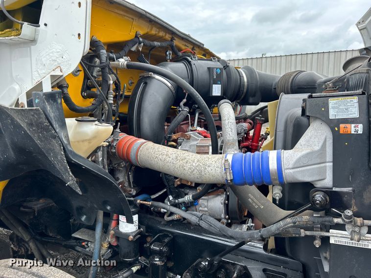 image for item EG0840 2011 Ford F750 Super Duty  railroad inspection truck