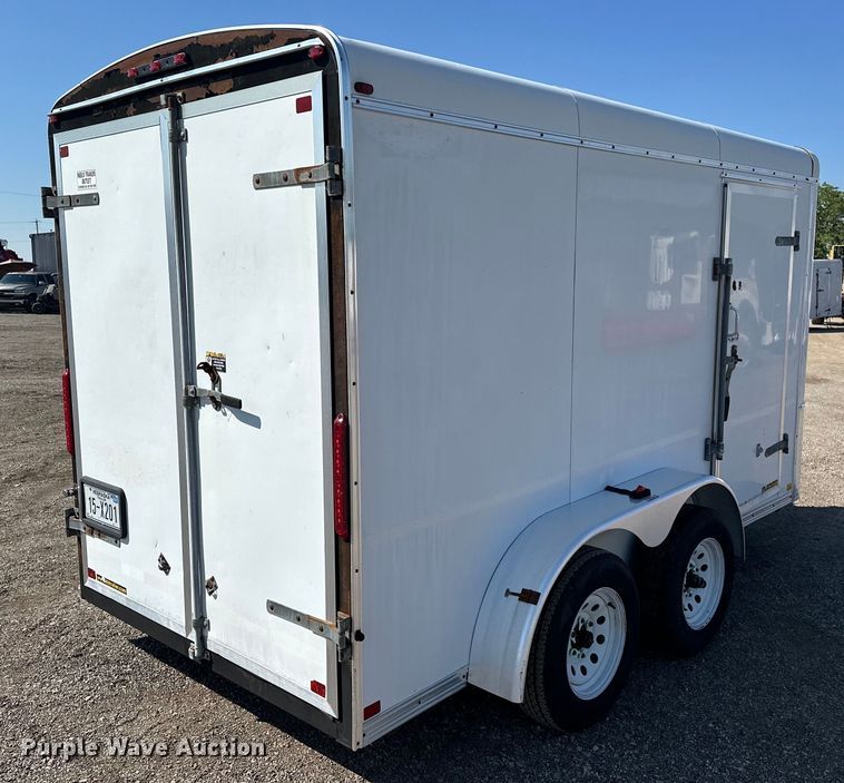 image for item EG0847 2003 H&H  enclosed cargo trailer