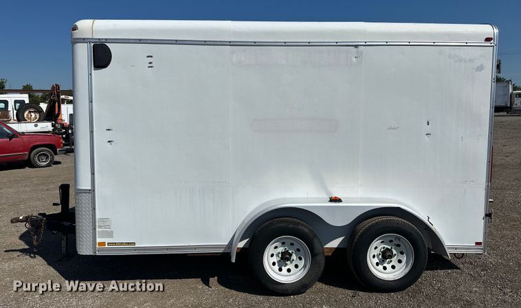image for item EG0847 2003 H&H  enclosed cargo trailer