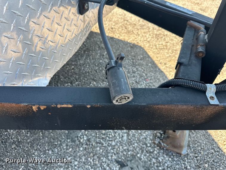 image for item EG0847 2003 H&H  enclosed cargo trailer