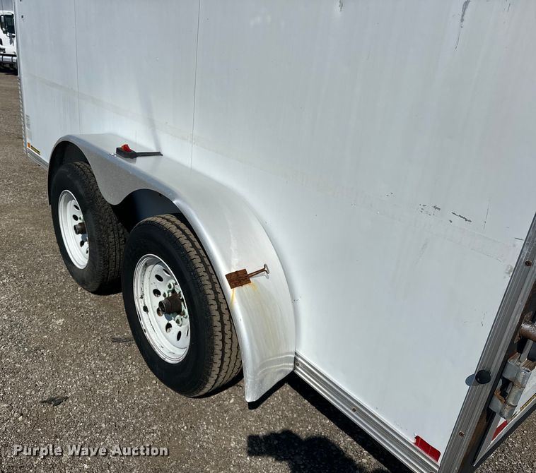 image for item EG0847 2003 H&H  enclosed cargo trailer
