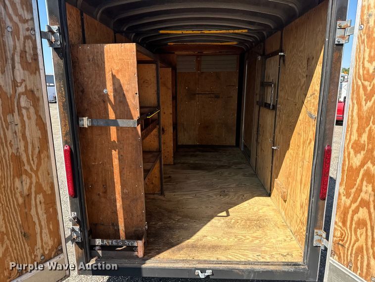 image for item EG0847 2003 H&H  enclosed cargo trailer