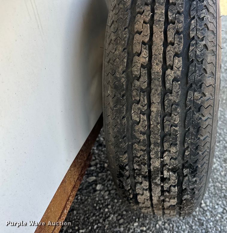 image for item EG0847 2003 H&H  enclosed cargo trailer