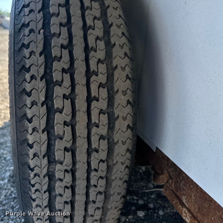 image for item EG0847 2003 H&H  enclosed cargo trailer