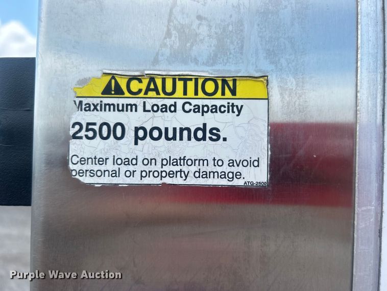 image for item EG0866 2009 Freightliner Business Class M2 box truck