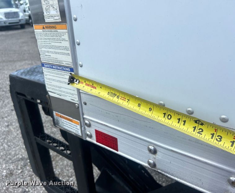 image for item EG0866 2009 Freightliner Business Class M2 box truck