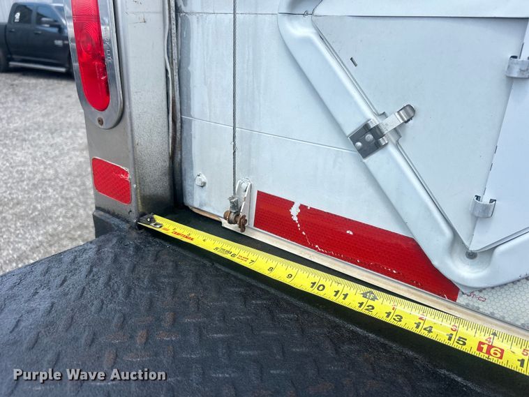 image for item EG0866 2009 Freightliner Business Class M2 box truck