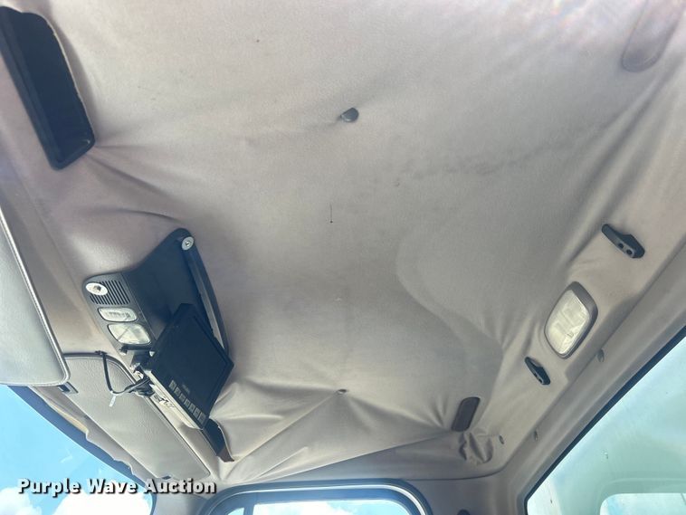 image for item EG0866 2009 Freightliner Business Class M2 box truck