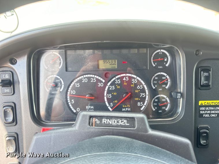 image for item EG0866 2009 Freightliner Business Class M2 box truck