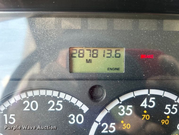 image for item EG0866 2009 Freightliner Business Class M2 box truck