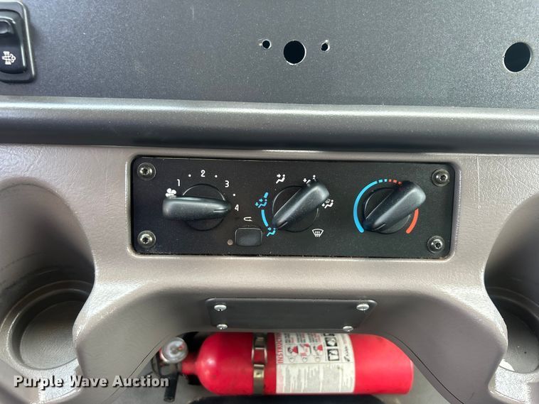 image for item EG0866 2009 Freightliner Business Class M2 box truck