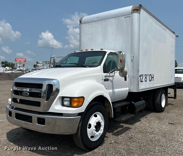 image for item EG0881 2006 Ford F650 Super Duty  box truck