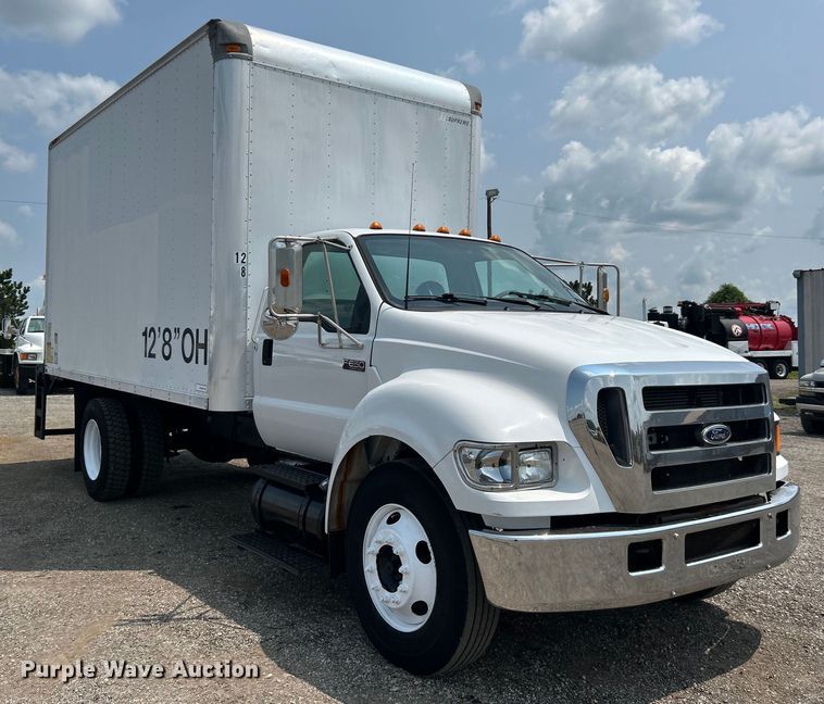 image for item EG0881 2006 Ford F650 Super Duty  box truck