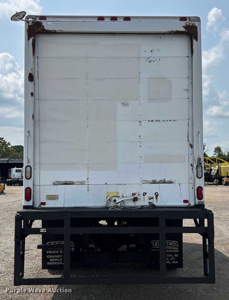 image for item EG0881 2006 Ford F650 Super Duty  box truck