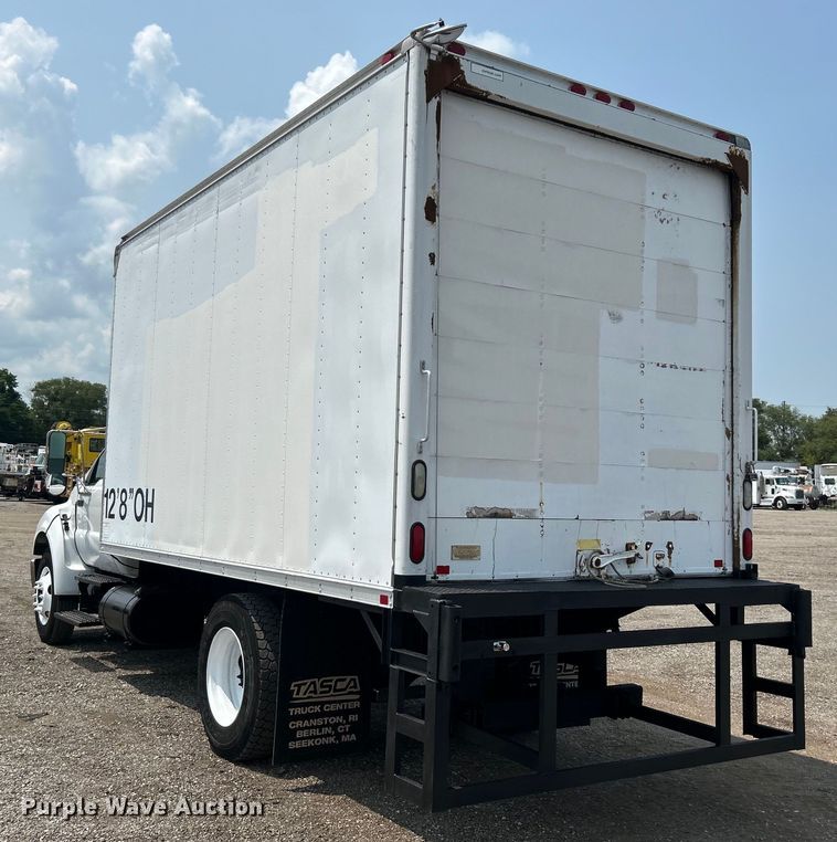image for item EG0881 2006 Ford F650 Super Duty  box truck