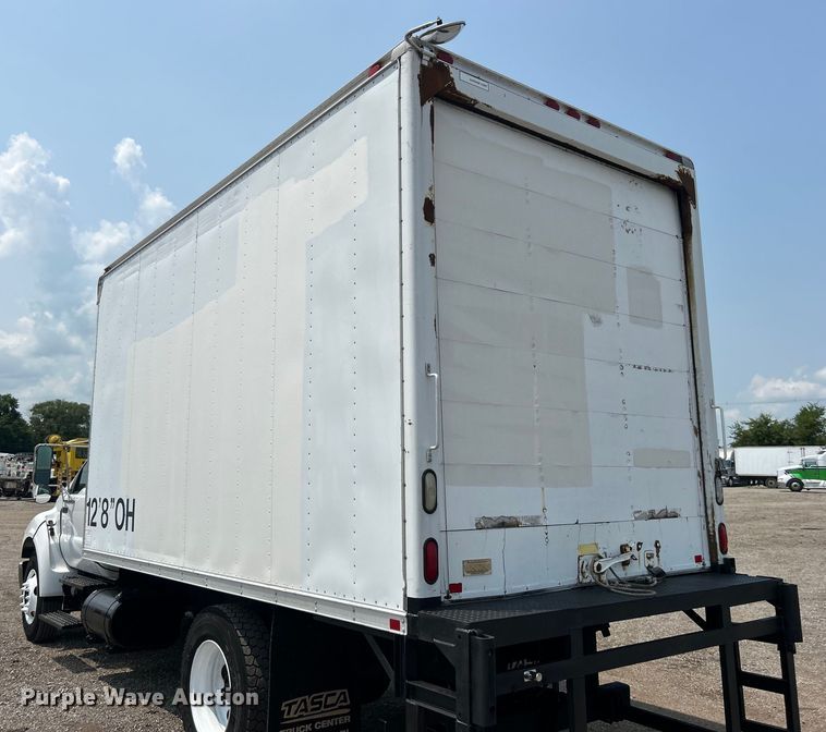 image for item EG0881 2006 Ford F650 Super Duty  box truck