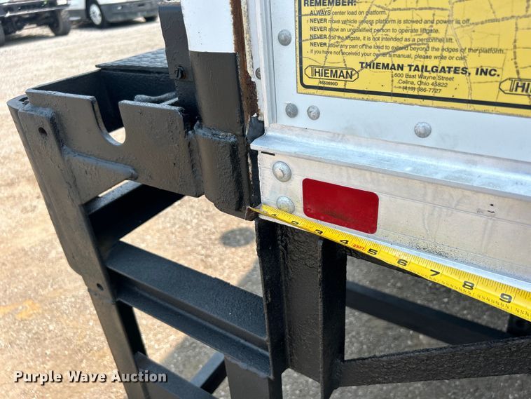 image for item EG0881 2006 Ford F650 Super Duty  box truck