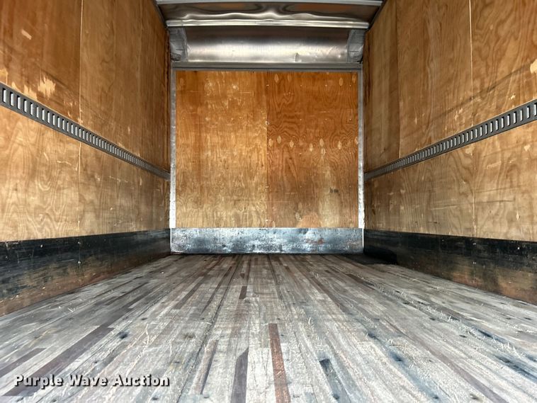 image for item EG0881 2006 Ford F650 Super Duty  box truck