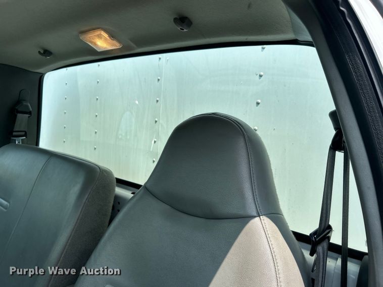 image for item EG0881 2006 Ford F650 Super Duty  box truck