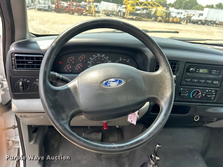 image for item EG0881 2006 Ford F650 Super Duty  box truck