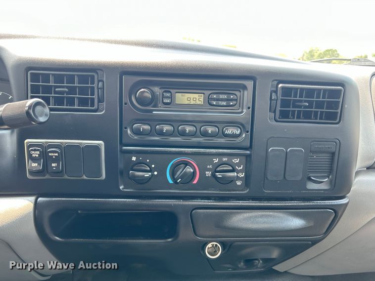 image for item EG0881 2006 Ford F650 Super Duty  box truck