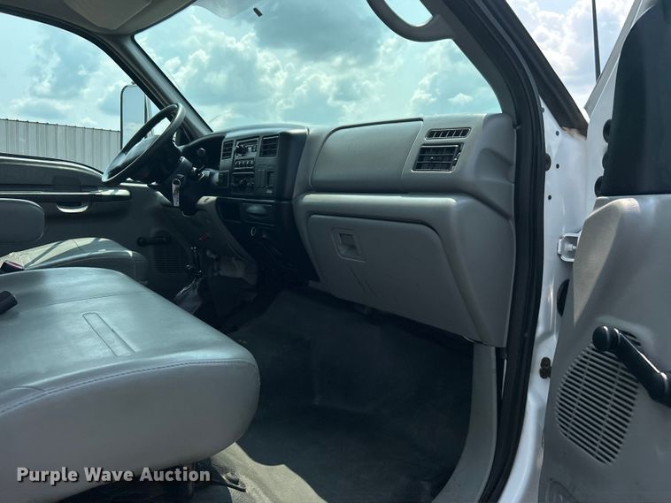 image for item EG0881 2006 Ford F650 Super Duty  box truck