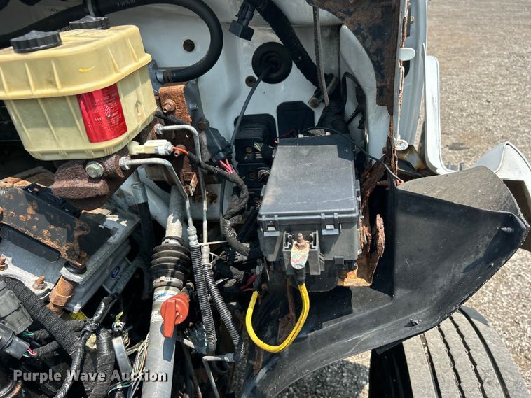 image for item EG0881 2006 Ford F650 Super Duty  box truck